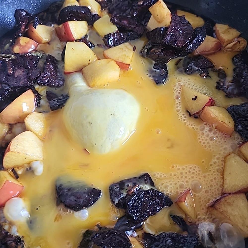 huevos, con morcillas