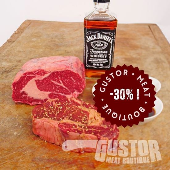 Afbeeldingen van Whiskey infused steak